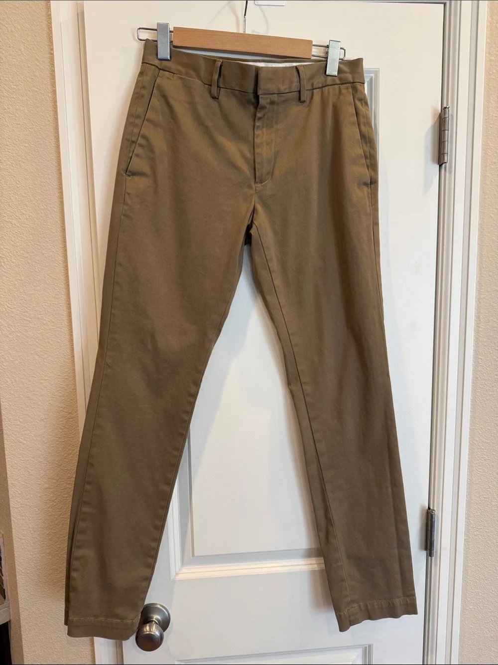 Banana Republic Men's Skinny Fit Fulton Chinos in Olive-Tan Khaki size 30w 32L